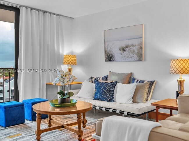 Building Photo - 2625 Collins Ave