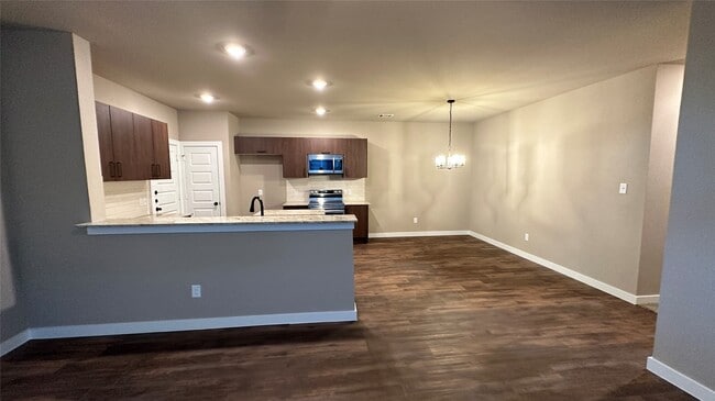 Building Photo - 9820 Grosbeak Ln