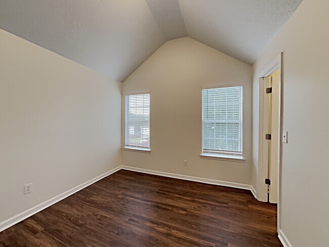 Building Photo - 4759 Centurian Way View