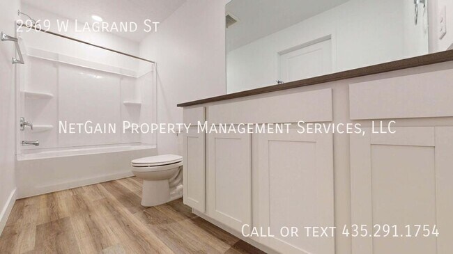 Building Photo - 2969 W LaGrand St