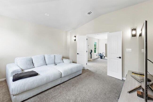 Building Photo - 309 Anacua Loop