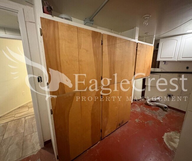 Building Photo - Spacious 3-Bedroom 2 bathroom Home with Great Mountain Views and Bonus Room!!