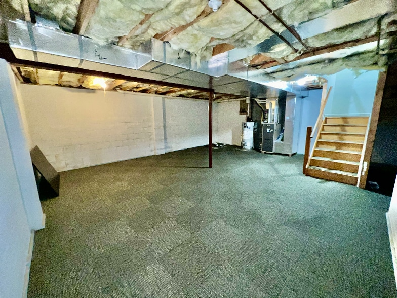 Building Photo - 24 Pennridge Ave