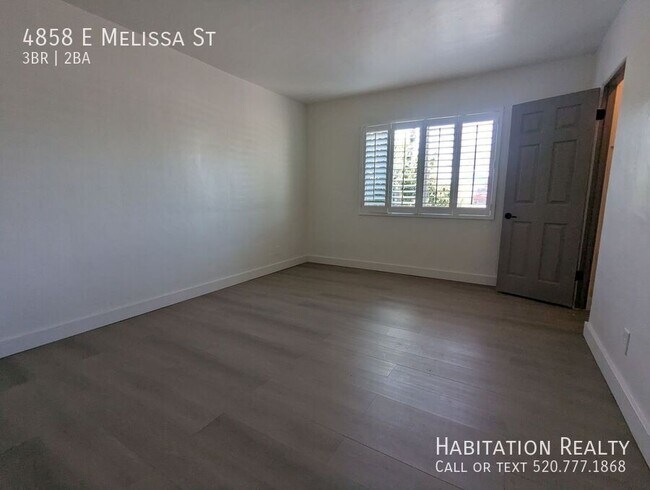 Building Photo - 4858 E Melissa St
