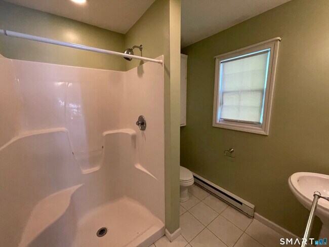 Building Photo - 85 Brentwood Dr