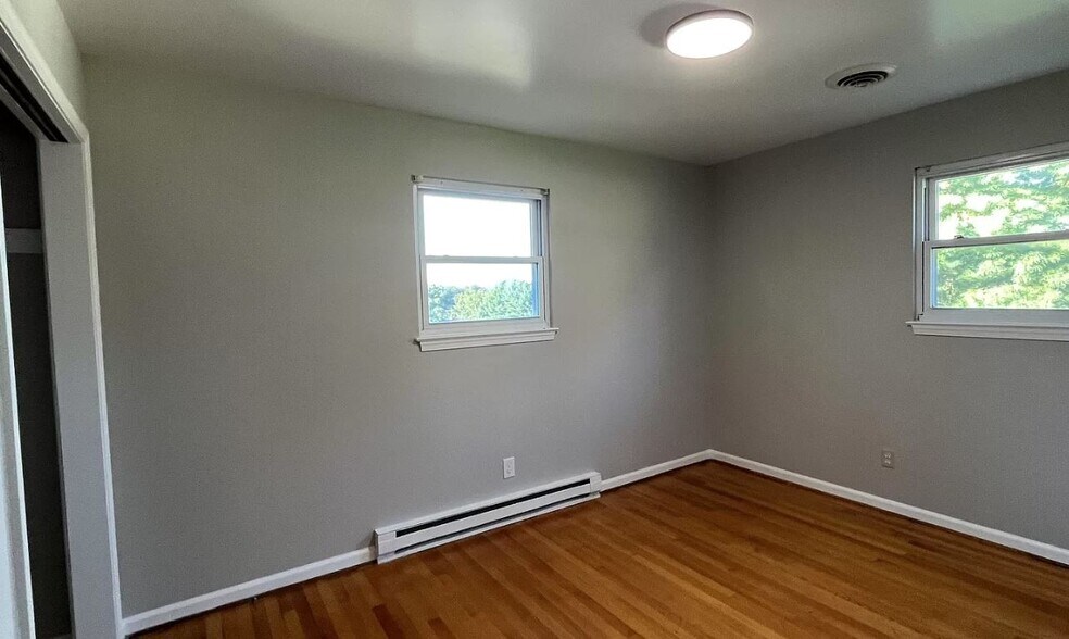 Bedroom 2 - 1033 Jeanette Ave