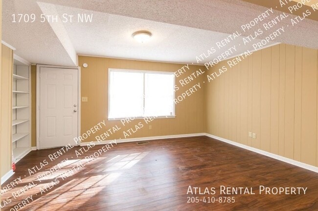 Building Photo - 1709 5th St NW