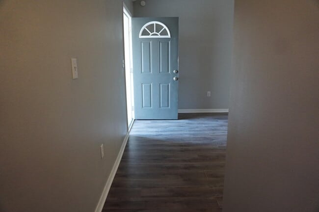 Building Photo - 129 Oak Terrace Dr