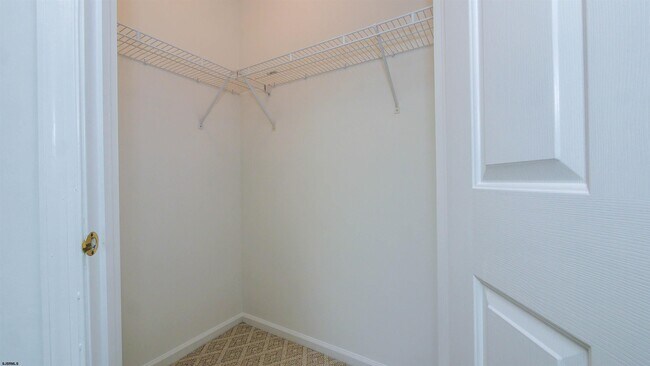 Building Photo - 550 Central Ave