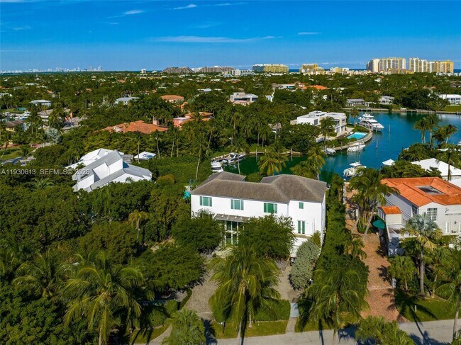 Building Photo - 481 S Mashta Dr