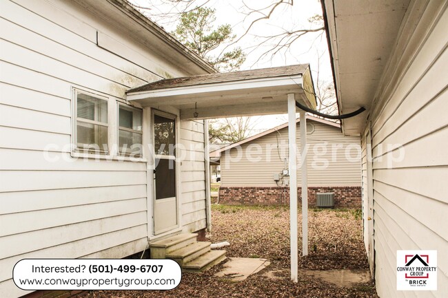 Building Photo - 303 Ash St