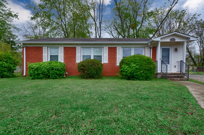 Building Photo - 2804 Thurman Cir SW