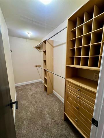 Building Photo - 4649 Oak Knoll St