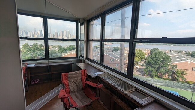 Building Photo - 7002 Kennedy Blvd E