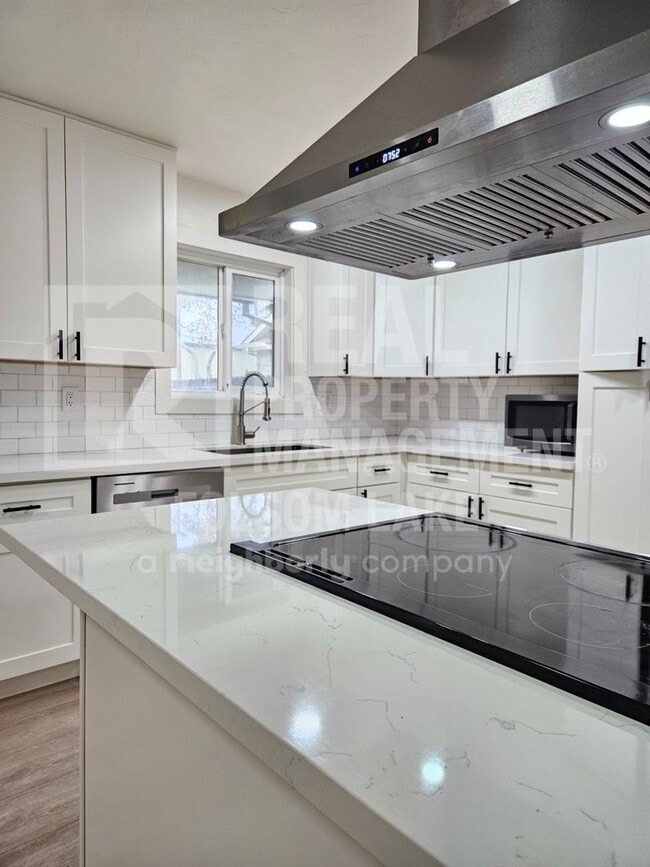 Building Photo - Coming Soon! 2bd 1ba home in the Sierra Vista Neighborhood of Roseville