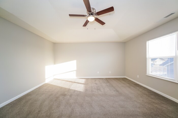 Building Photo - 2104 Willow Oak Ct