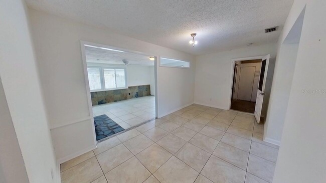 Building Photo - 6374 Hampton Dr N