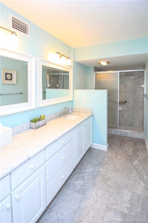 Building Photo - 20 NE Plantation Rd