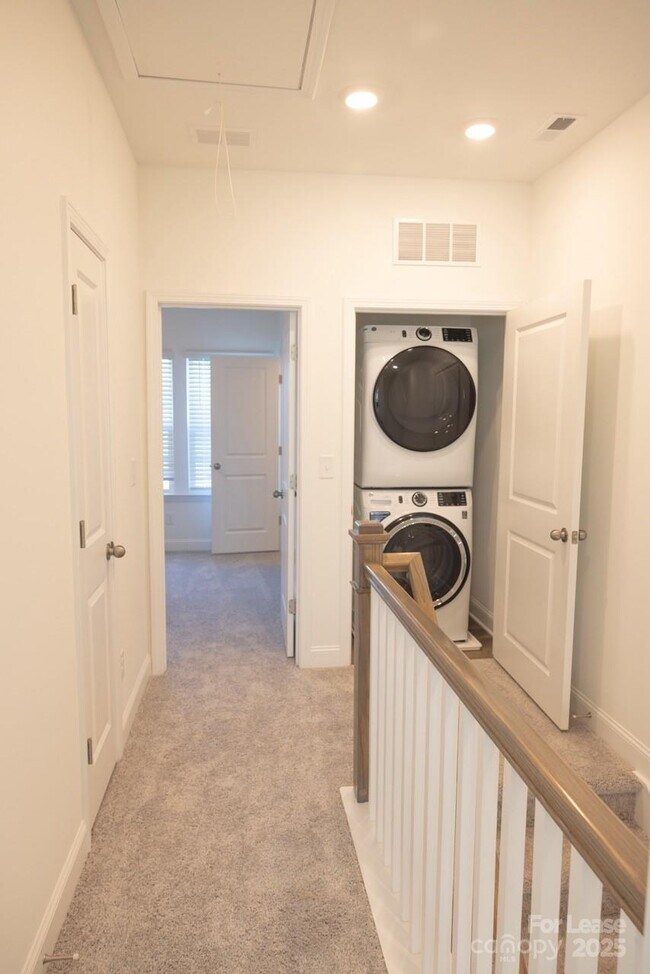 Building Photo - 3018 Butler Hl Dr