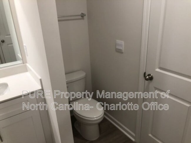 Building Photo - 5517 Carrington Ct