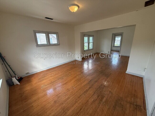 Building Photo - 2507 E Johnson St