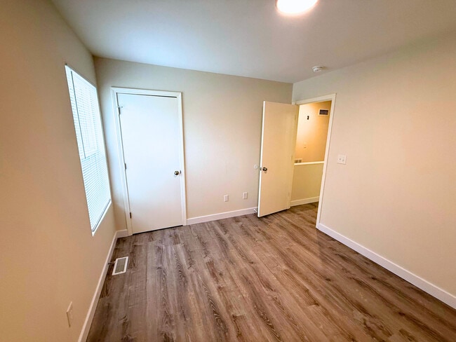 Building Photo - 1709 Hanover Blvd