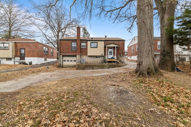 Building Photo - 231 Emerling Dr