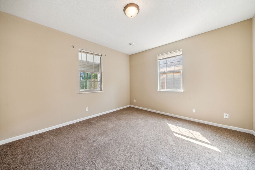 Building Photo - 3212 Pillsbury Ave S