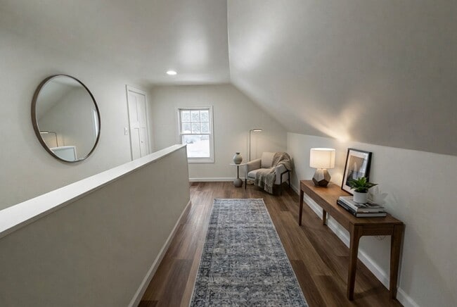 Building Photo - Updated 3BR Home with Garage and Fenced Yard