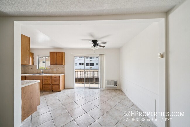 Building Photo - 1220 N Ogden Dr
