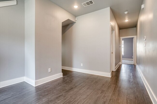 Building Photo - 2822 Forest Park Blvd