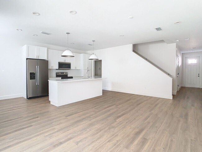 Building Photo - Malena Park - Brand New Townhouse Availabl...