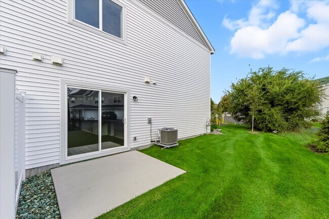 Building Photo - Rent this Brand New Townhome!