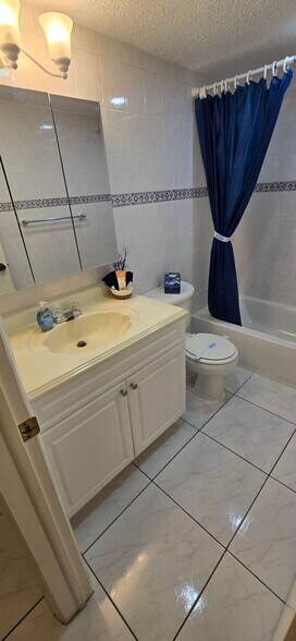 Building Photo - 4725 Christa Ct