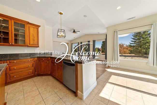 Building Photo - 15020 Redmond Lp