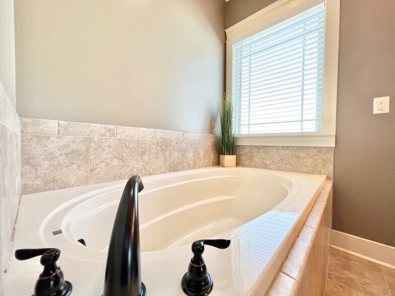 Building Photo - 96 Huntley Meadows Dr