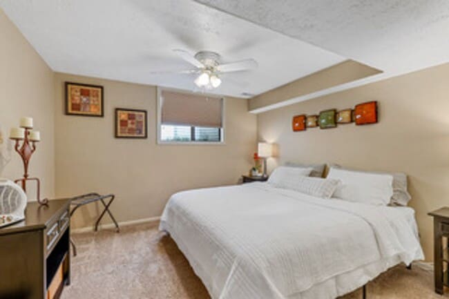 Building Photo - Stunning Doney Park Home