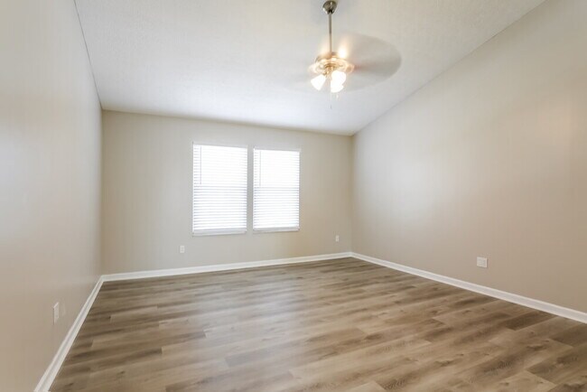 Building Photo - 112 Acton Ct