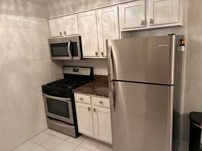 Building Photo - 9440 S 79th Ct