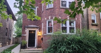 Building Photo - 2018 Lake St