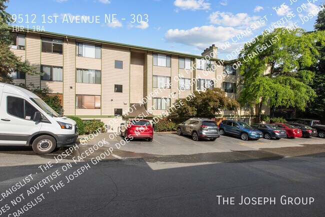 Building Photo - 9512 1st Ave NE