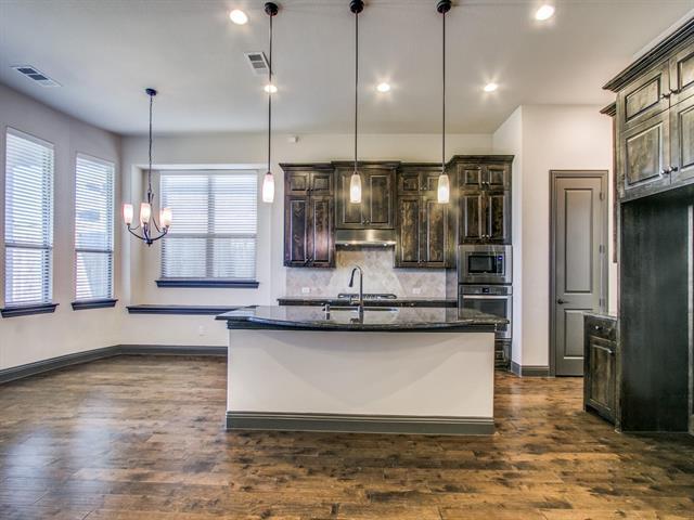 Building Photo - 6201 Savannah Oak Trail