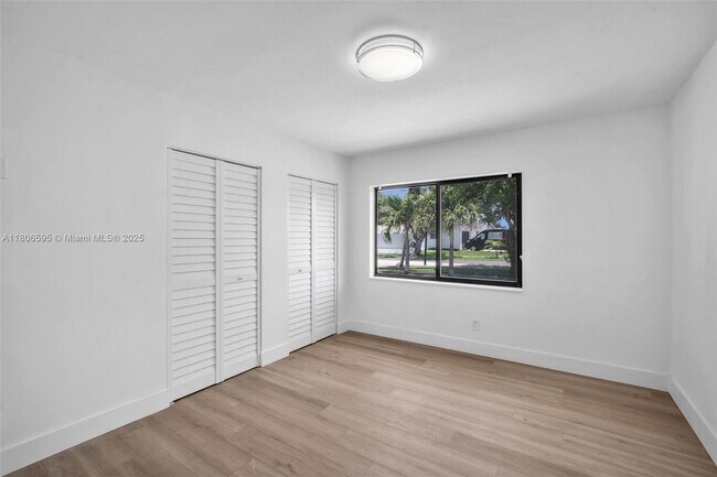 Building Photo - 3980 SW 121st Ave