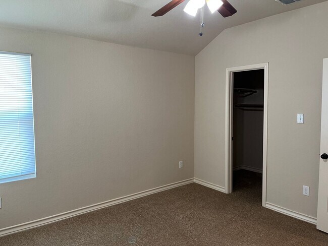 Building Photo - 7011 Micayla Cv