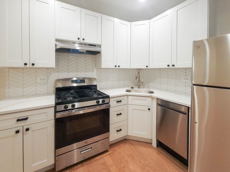 Building Photo - 3525 N Broadway St