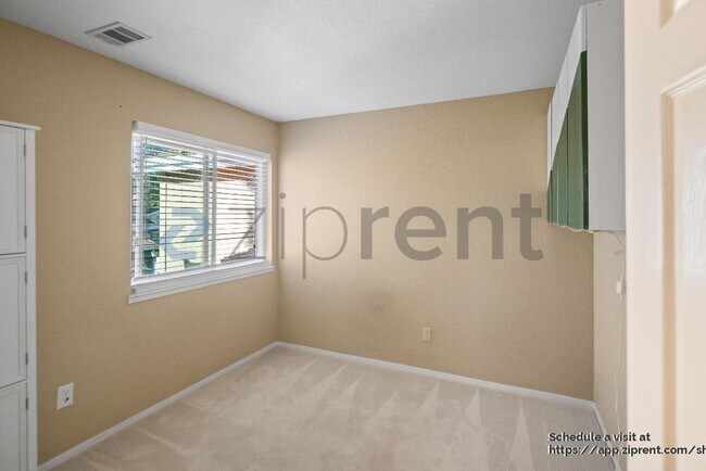 Building Photo - 7898 Gate Way