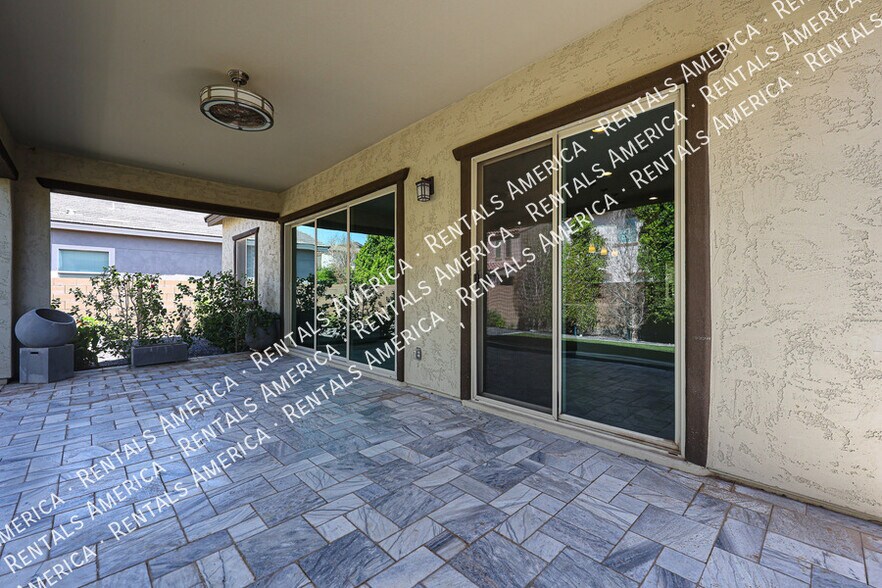 Building Photo - 248 E Desert Broom Dr