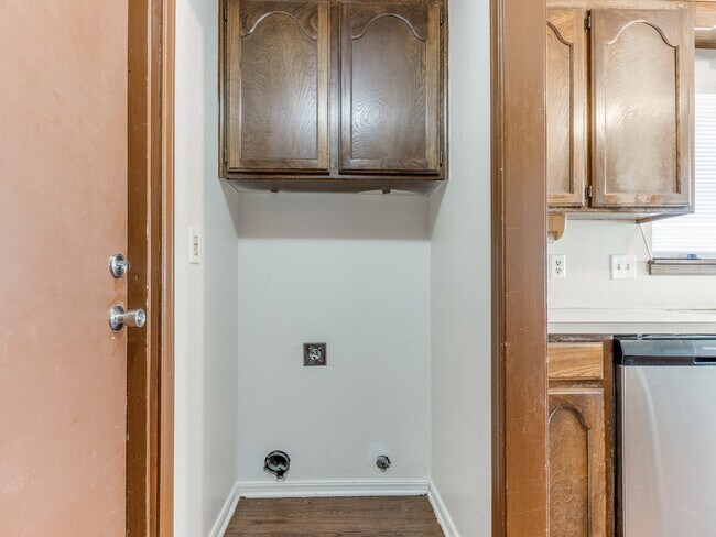 Building Photo - 929 Branchwood Dr