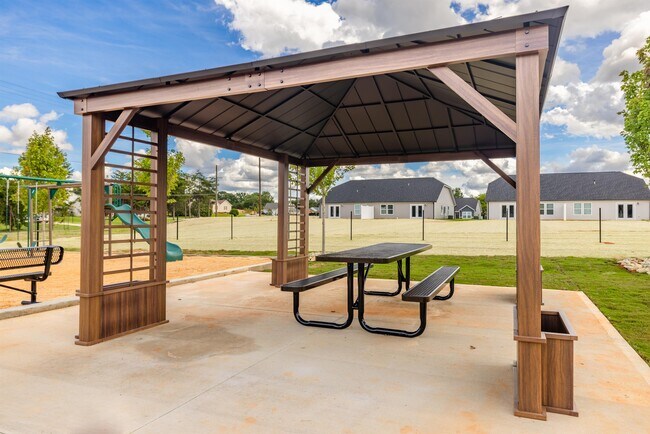 Building Photo - 715 Jessica Miley Ln