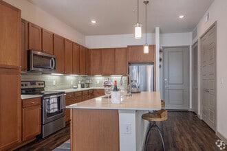 Building Photo - Lease Now & Get 1 month Free!